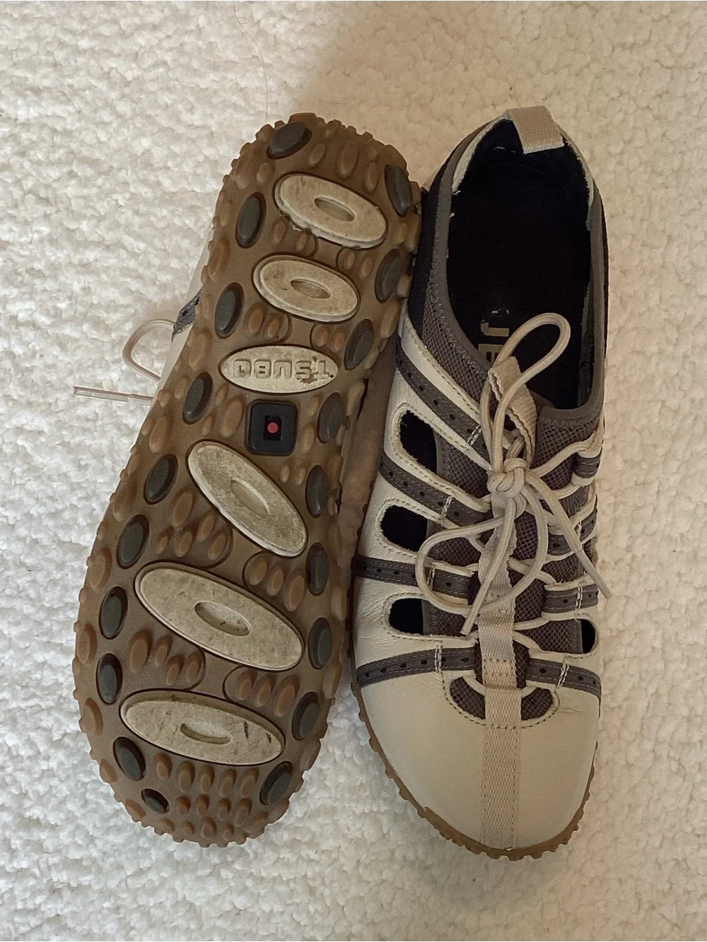 TSUBO Leather Fisherman Women’s Sneakers Comfort Walking Shoes Cream Taupe 8